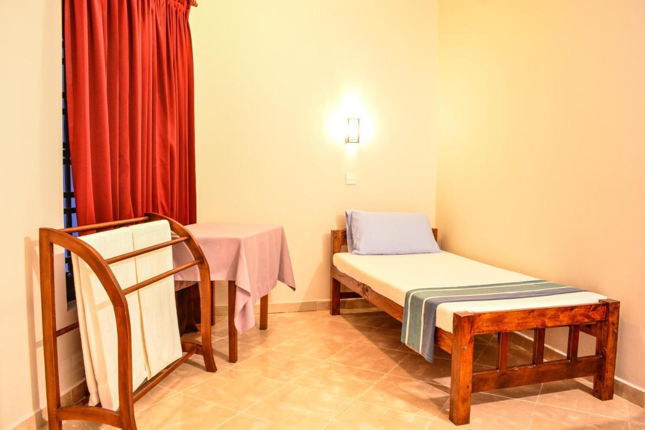 Hotel Apollo Hikkaduwa Zewnętrze zdjęcie